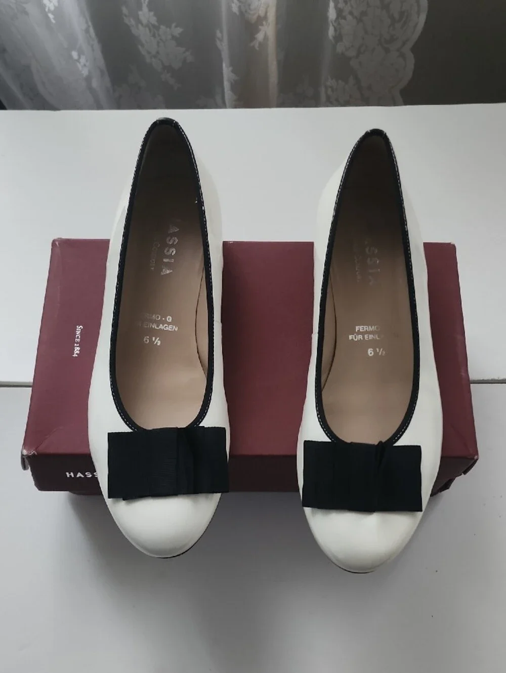 White Leather Bow Trim Flats